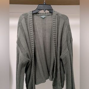 Wild Fable knit dark green cropped cardigan, size small